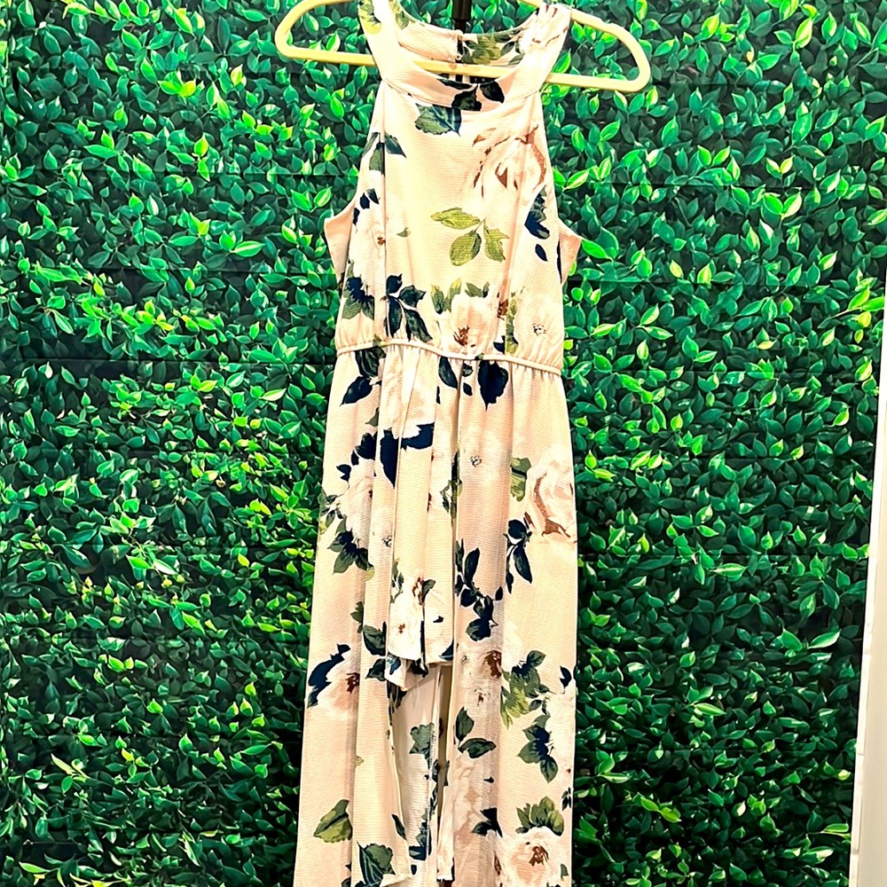 Beautiful floral long shorts maxi dress size XL new with a hi choker style neck